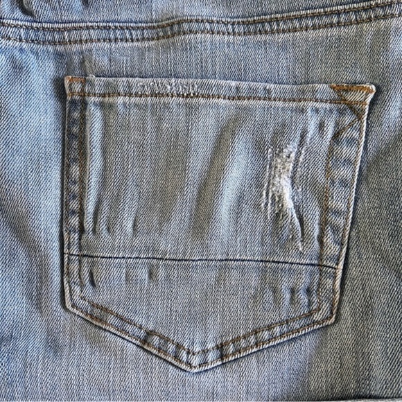 #109 🥀 Kendall & Kylie Jean Shorts - Picture 7 of 7